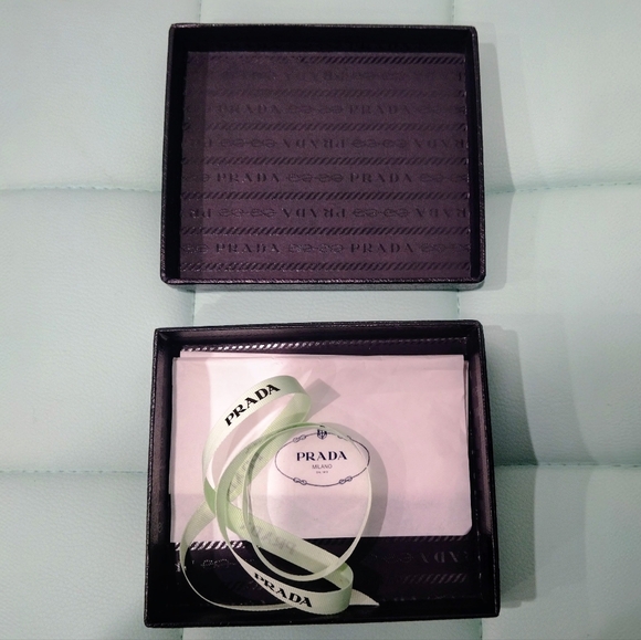 PRADA Box, Tissue & Ribbon Bundle - Picture 4 of 6